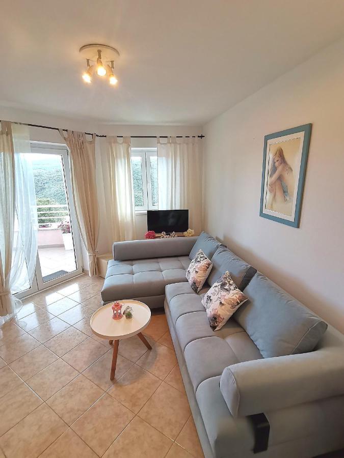 Lovely Apartment Branko Rabac With Balcony And Parking Exterior photo